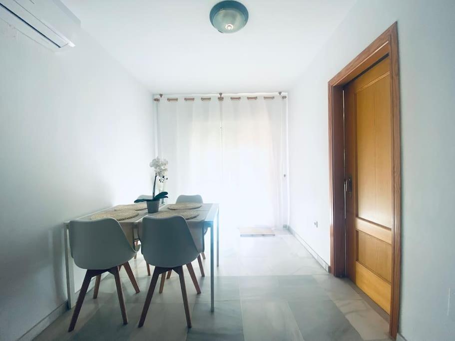 Apartamento De Dos Dormitorios En Almeria. 외부 사진