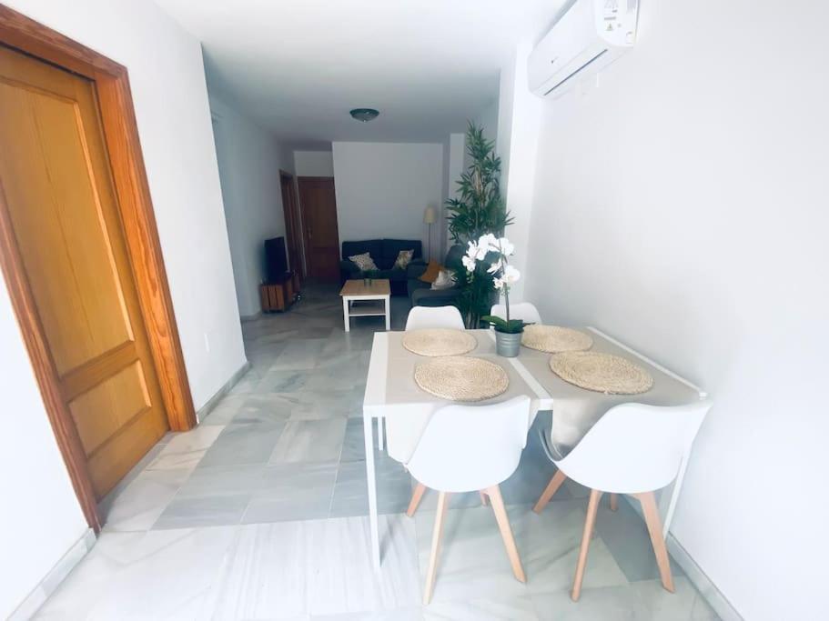 Apartamento De Dos Dormitorios En Almeria. 외부 사진